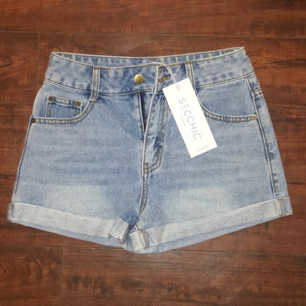Secchic nwt denim shorts